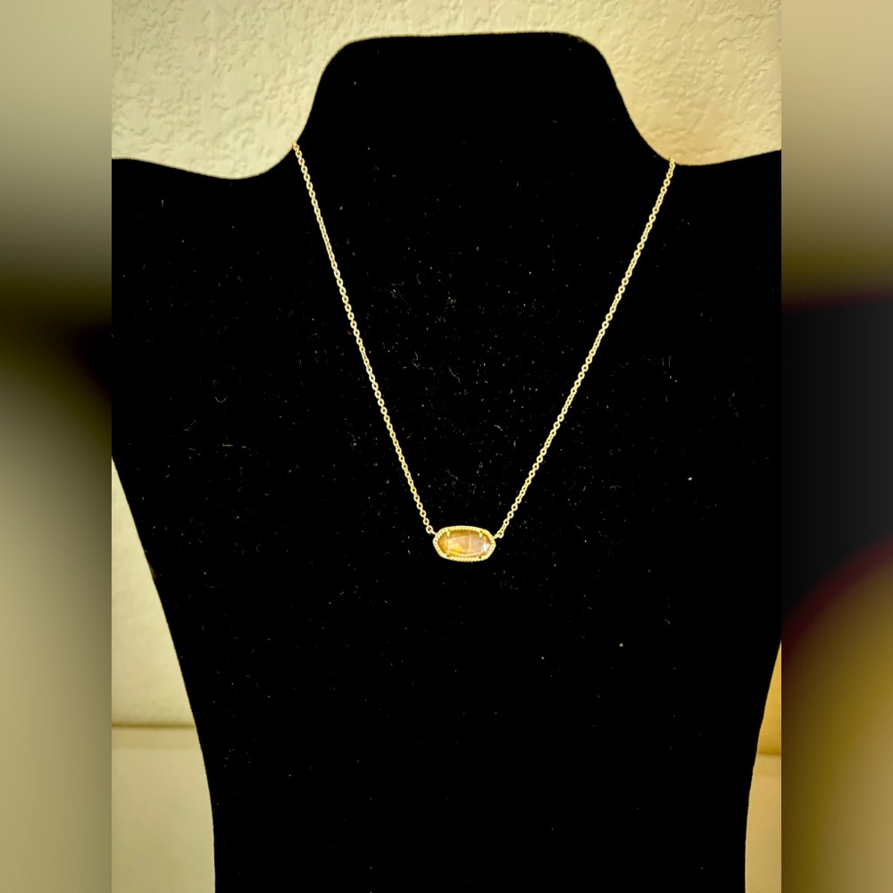 Elle color bar gold pendant necklace